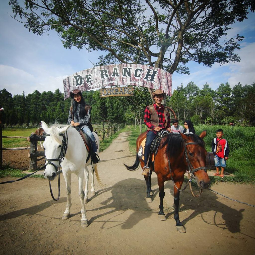 De Ranch Bandung Tempat Wisata Bergaya Koboi Marjaya Trans